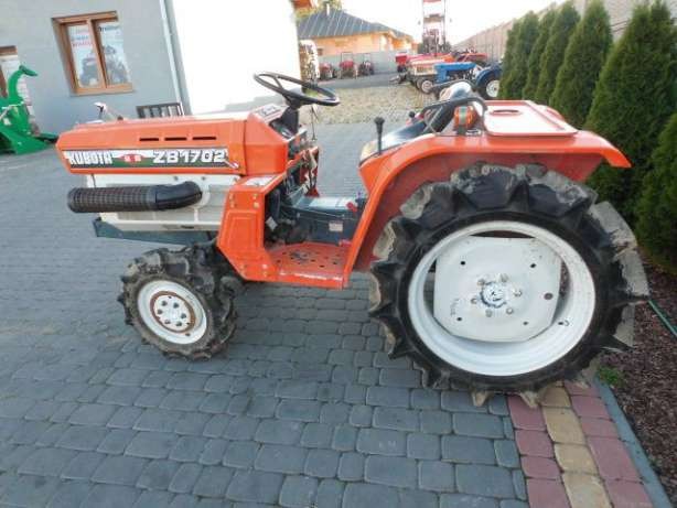 Kubota B1702 17KM 4x4 mini traktor super stan Iseki Yanmar Hinomoto — zdjęcie 2