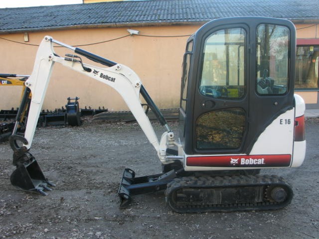 Bobcat E16 z 2012, 2013 oraz 2014 roku — zdjęcie 5