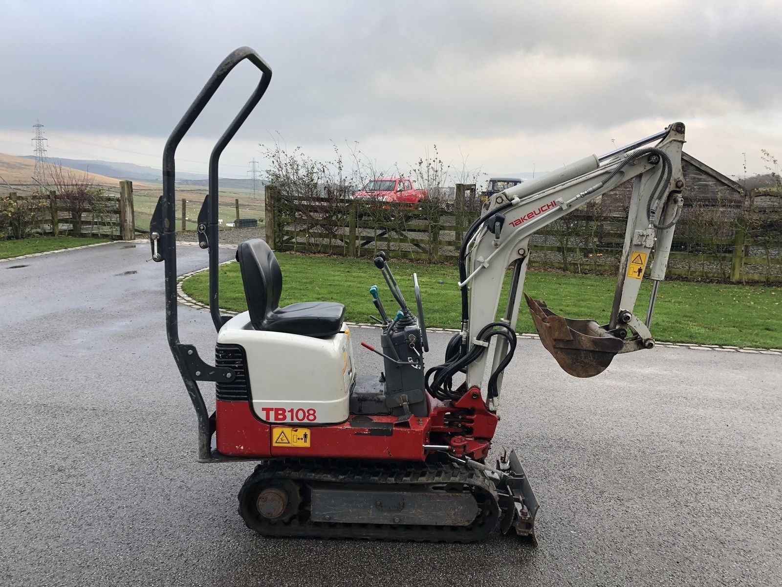 Mini koparka Takeuchi TBIO88  — zdjęcie 3