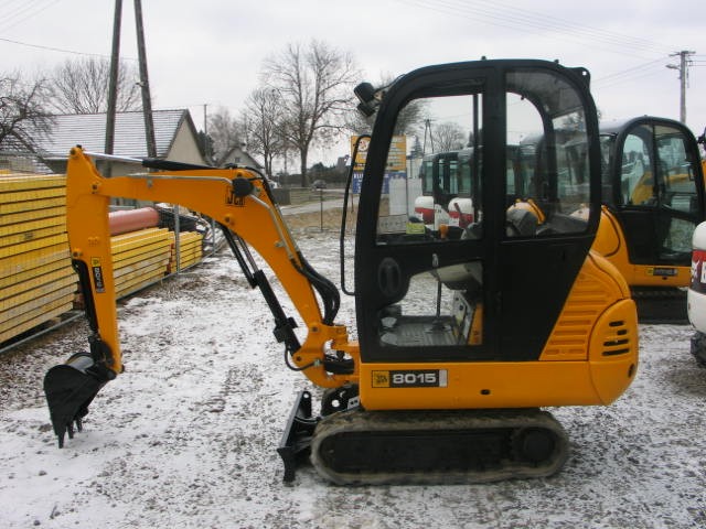 Sprzedam JCB 8015 z 2004 roku - mini koparka — zdjęcie 1