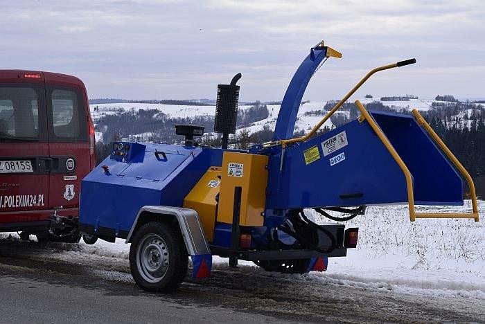 Rębak tarczowy z silnikiem Diesla 4 cylindry:  moc 40 KM. Hydraulika — zdjęcie 4