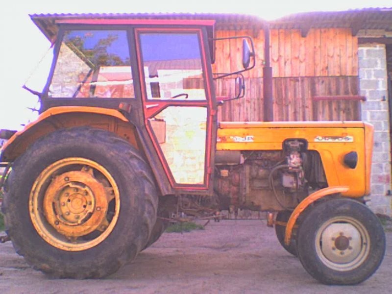 Sprzedam Ciagnik C360-3P — zdjęcie 1