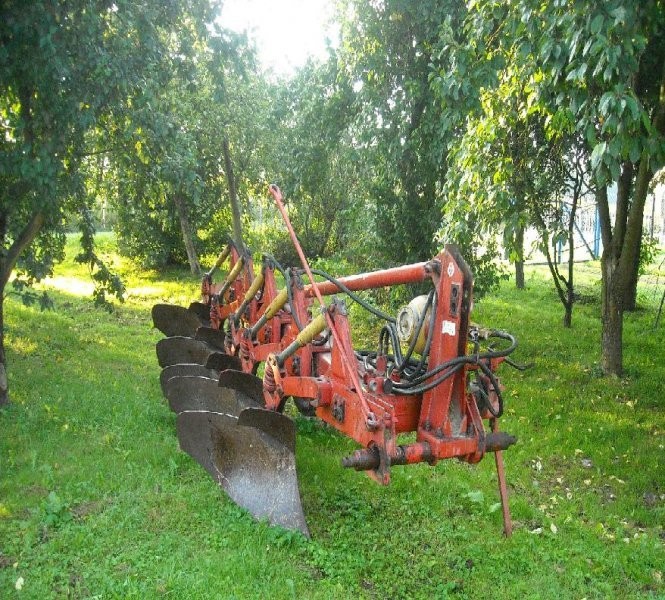 Pług 5-skibowy Grudziądz — zdjęcie 1