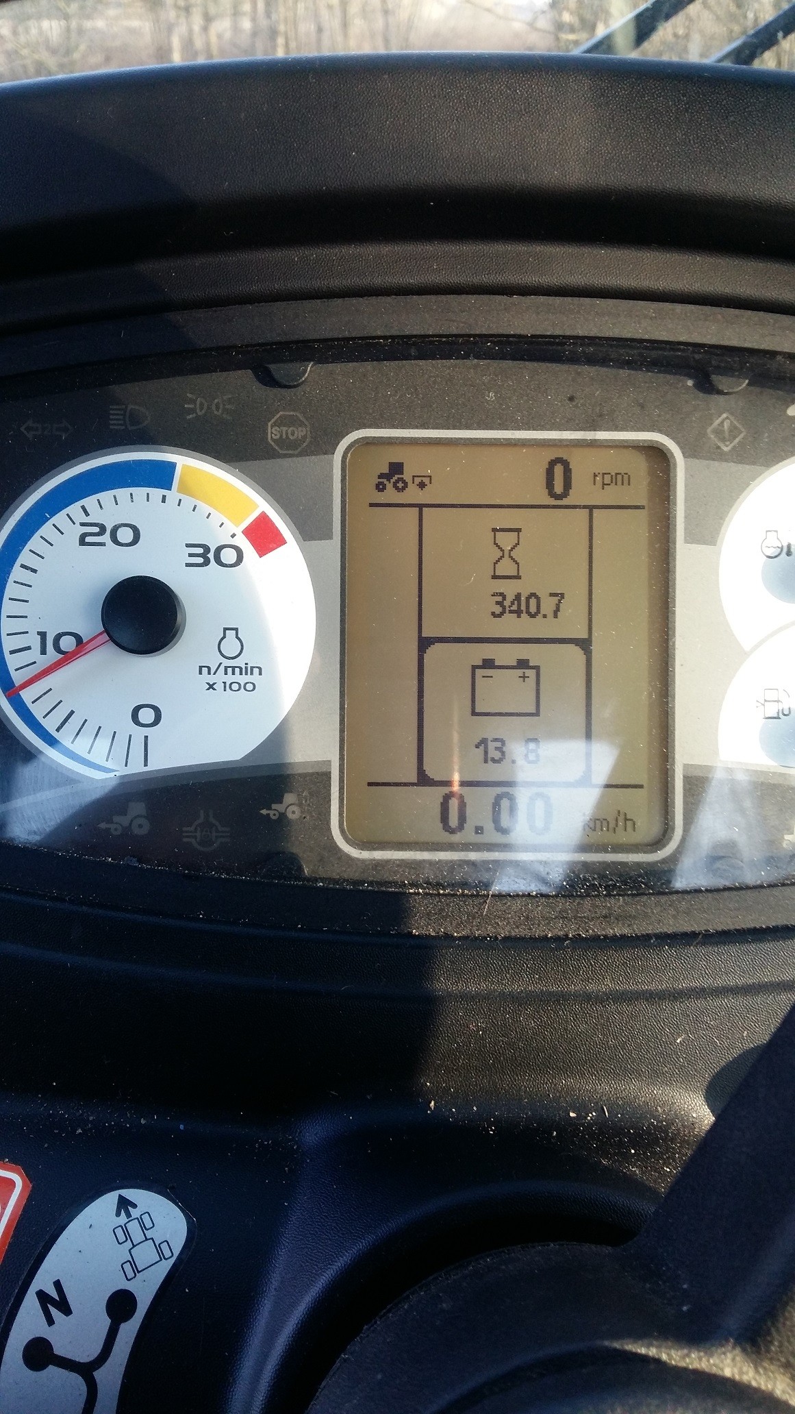 Ciągnik rolniczy NEW HOLLAND — zdjęcie 2