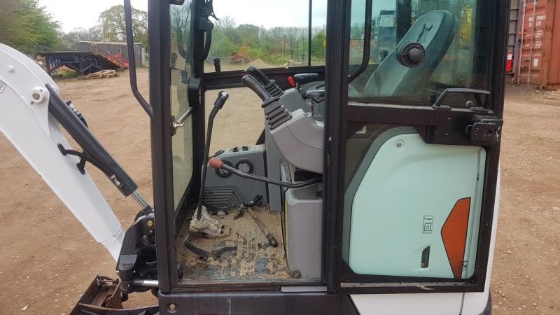 Bobcat E19 z 2014 roku - minikoparka sprzedam — zdjęcie 4