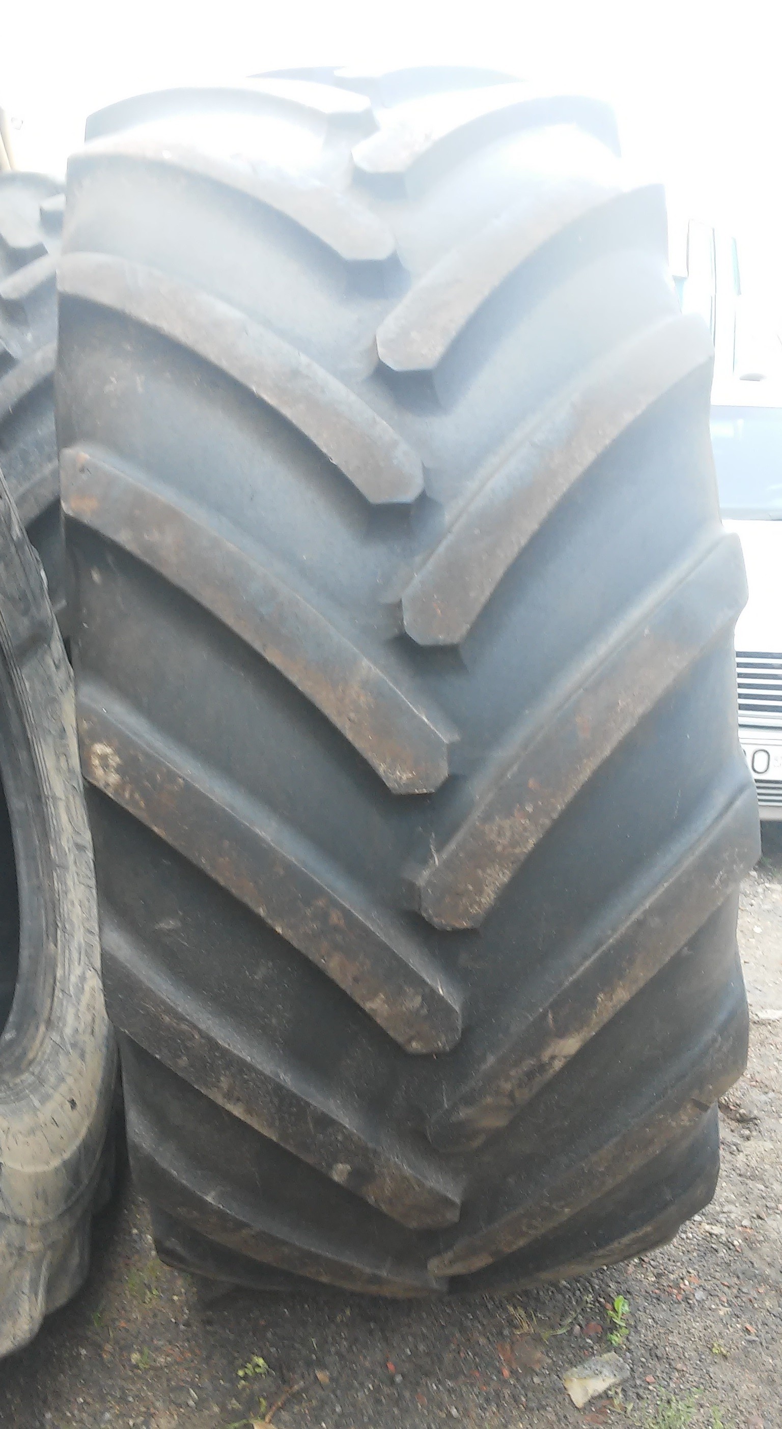 (G1019) Opona 800/70 R38 Michelin XEOBIB — zdjęcie 1