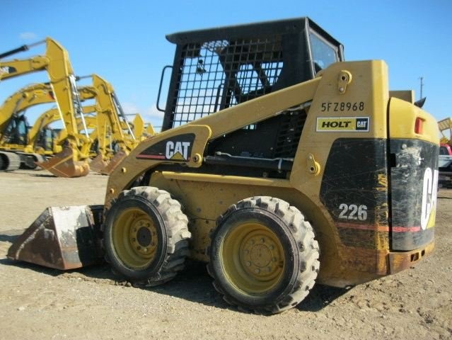 Caterpillar 226 — zdjęcie 3