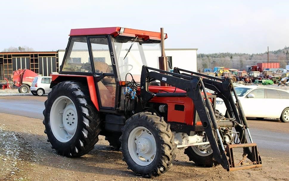 Ciągnik Zetor 7045. 75Z — zdjęcie 3
