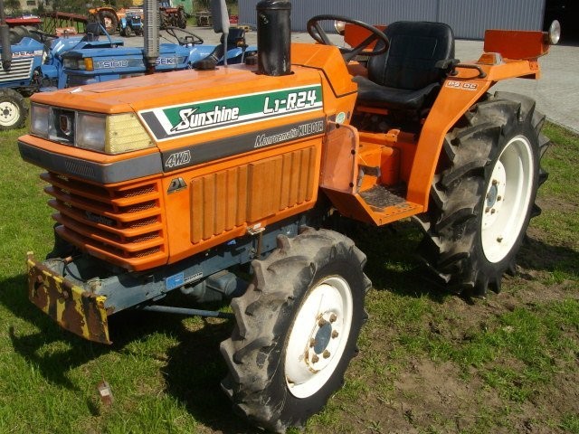 MINI TRAKTOR 4x4 KUBOTA YANMAR ISEKI TUR — zdjęcie 6