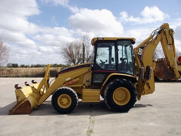 Caterpillar 420D — zdjęcie 1