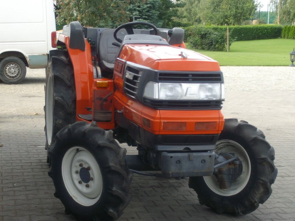 Mini traktor Kubota GL301, Klimatyzacja, 4x4, 31KM — zdjęcie 2