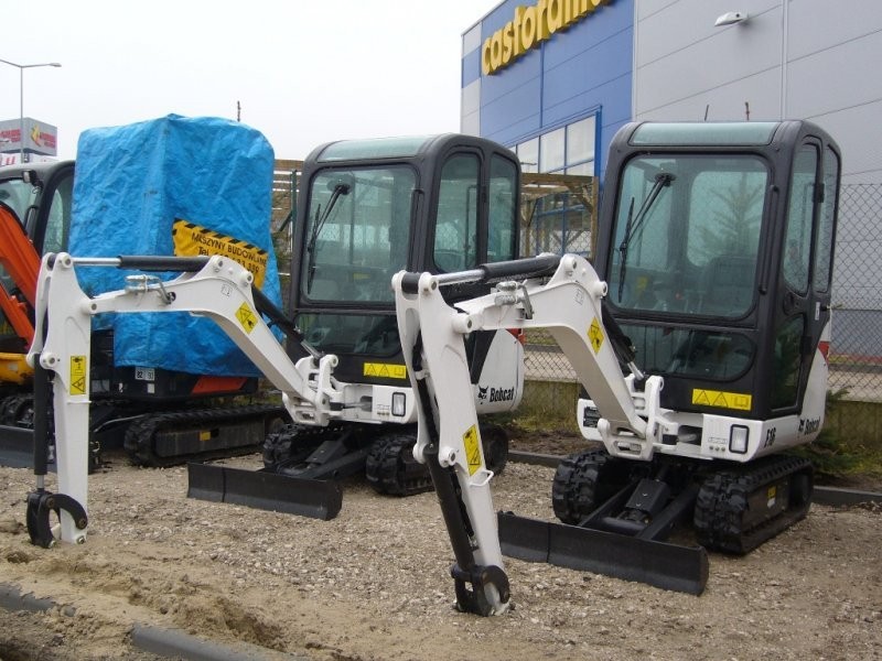 BOBCAT E14 NOWA 15KM  MINI KOPARKA LEASING GWR — zdjęcie 1