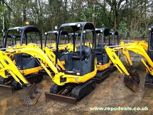 Koparka JCB 8014 1.5T mini  z ałkcji komorniczej — zdjęcie 1