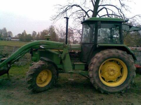 sprzedam ciągnik John Deere 3040 — zdjęcie 3