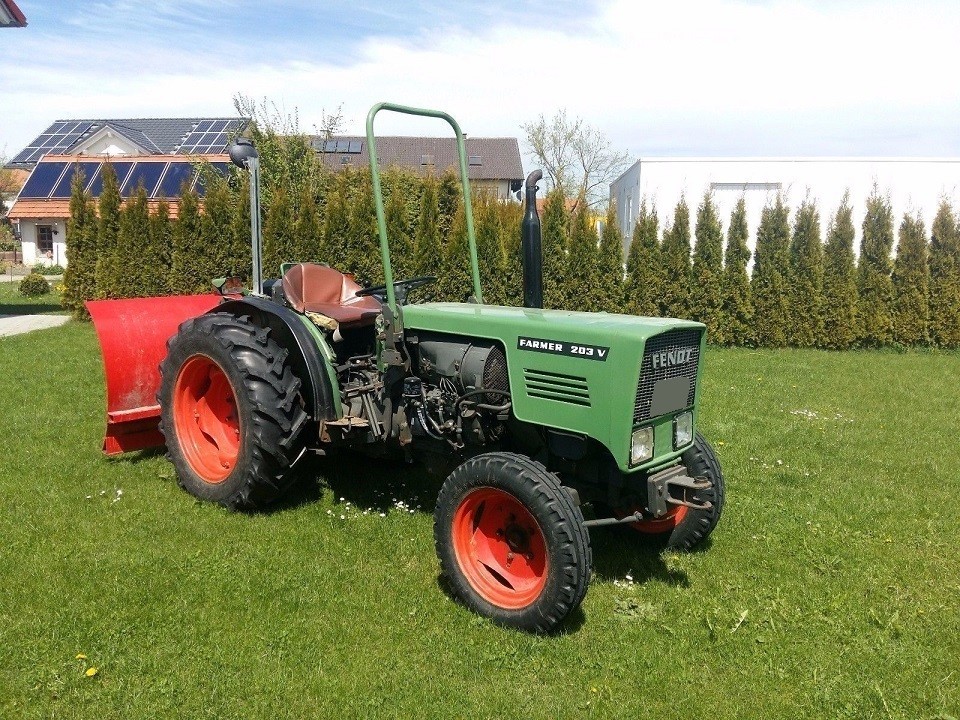 Ciągnik Fendt Farmer V-II03 — zdjęcie 1