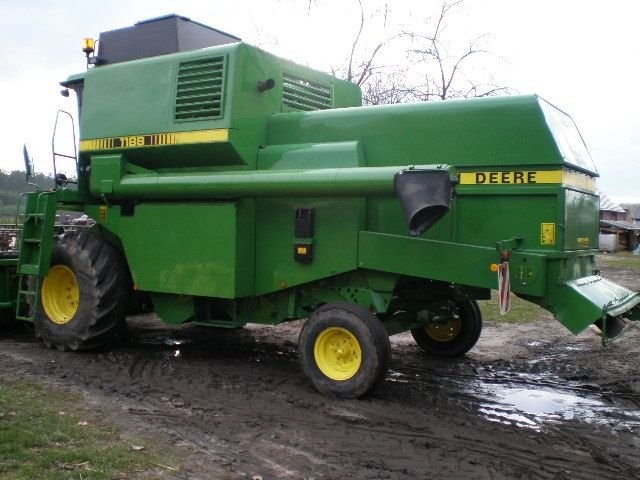 kombajn zbożowz JOHN DEERE 1188 stan BDB turbo — zdjęcie 1
