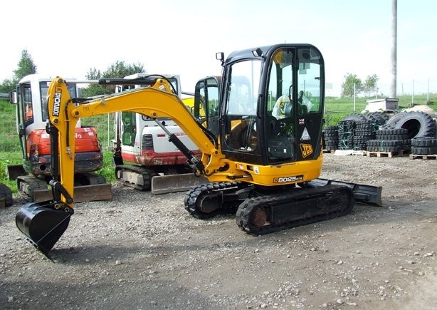 Minikoparka JCB 8025 ZTS