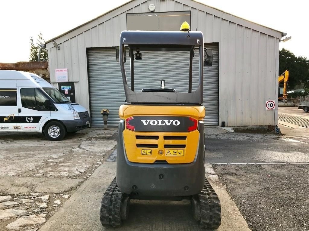 Minikoparką Volvo EC-I8CD + 3Łyżki  — zdjęcie 4