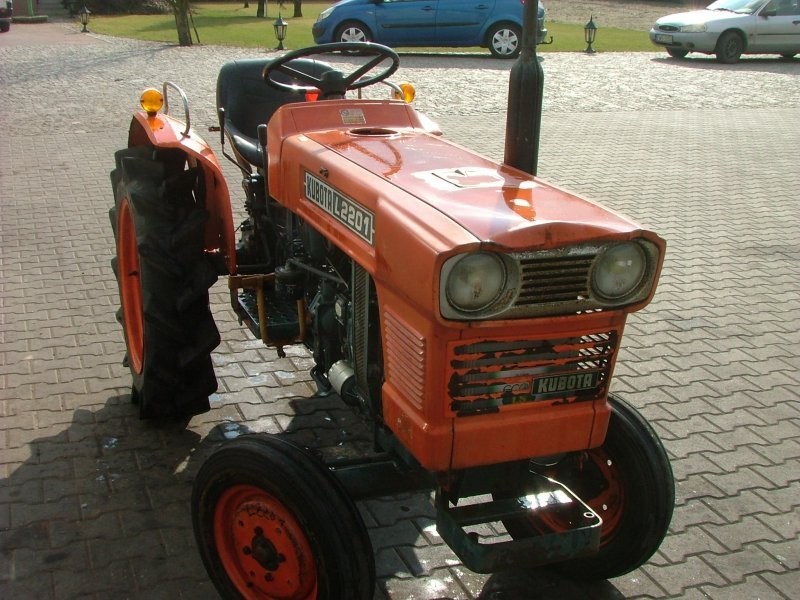 Mini traktorek Kubota L2201, 22KM, 4x2 — zdjęcie 4