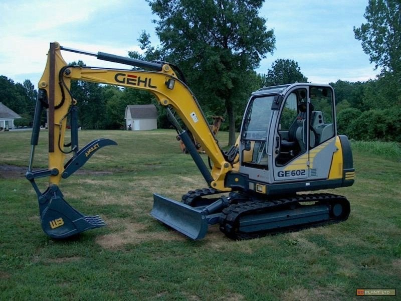 2004 Gehl GE602  minikoparka — zdjęcie 1