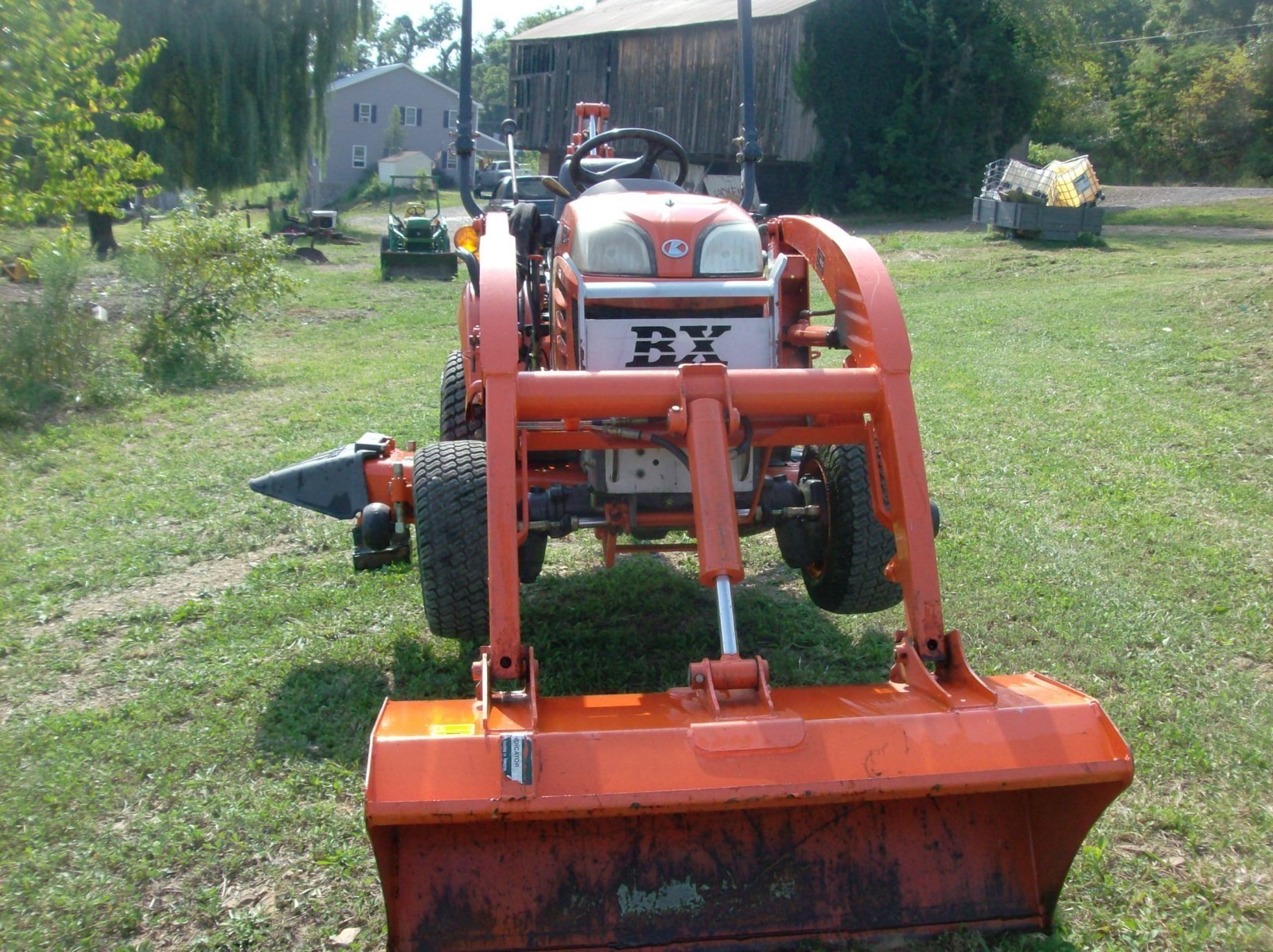 Kubota-BX24 z ładowaczem — zdjęcie 4