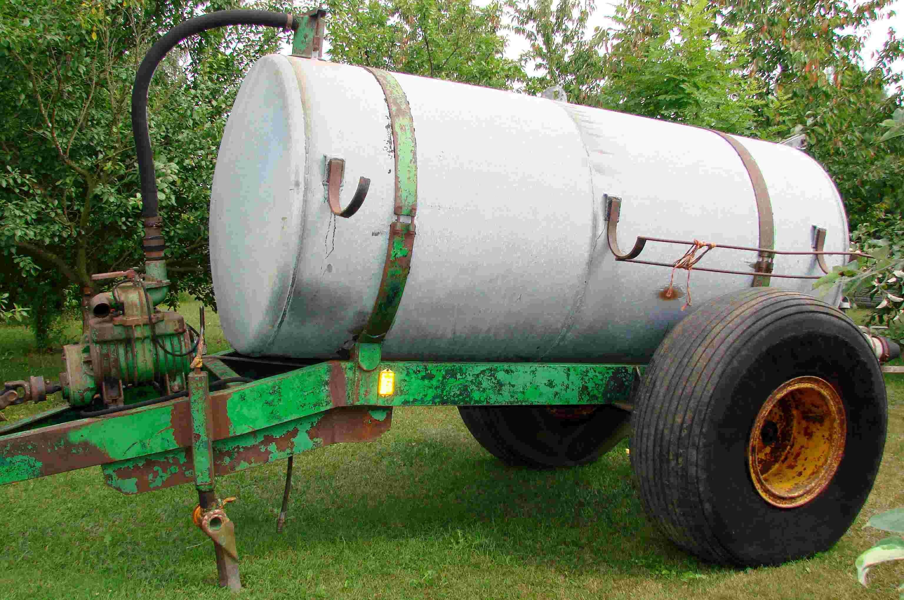 IH beczkowóz IPSAM - 1979 - 4000 — zdjęcie 1