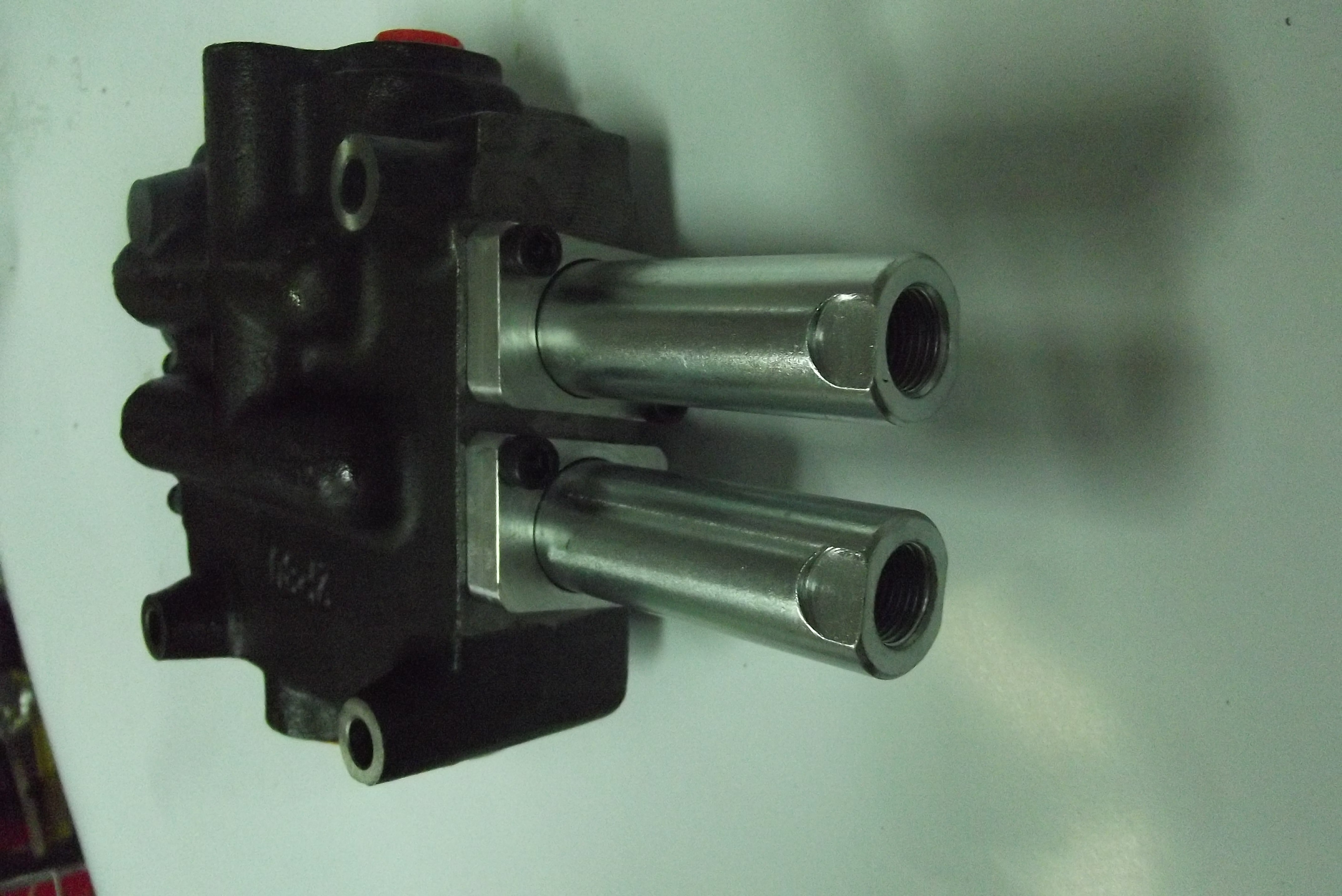 Rozdzielacz 2 sekcje pod joystick 80L — zdjęcie 6