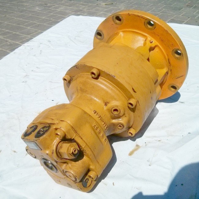 Używany silnik obrotu Toshiba SG025E do koparki / — zdjęcie 1