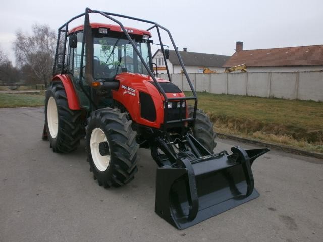   Ciągnik Zetor Proxima Plus + ładowacz czołowy — zdjęcie 1