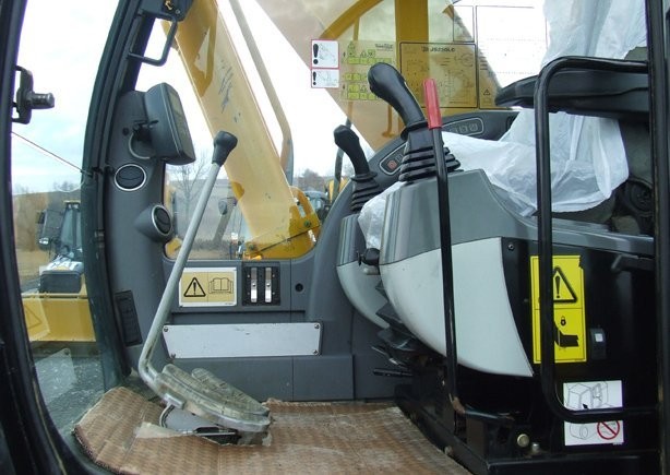 JCB JS 220 LC - 2007 r. — zdjęcie 3