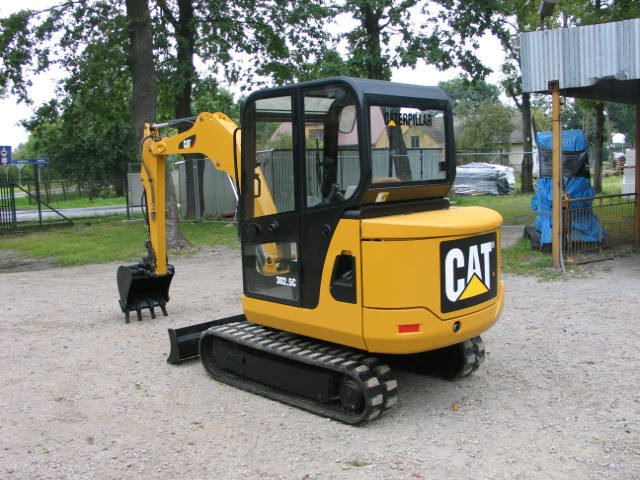 Sprzedam koparkę CAT 3025 C z 2010 roku — zdjęcie 2