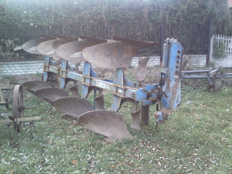 PŁUG 4 SKIBOWY OBROTOWY FROST — zdjęcie 1