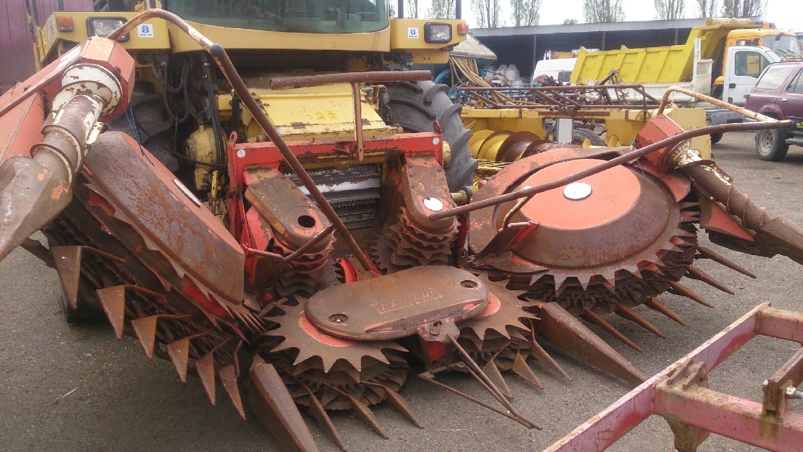 Sieczkarnia New Holland FX 375 — zdjęcie 2