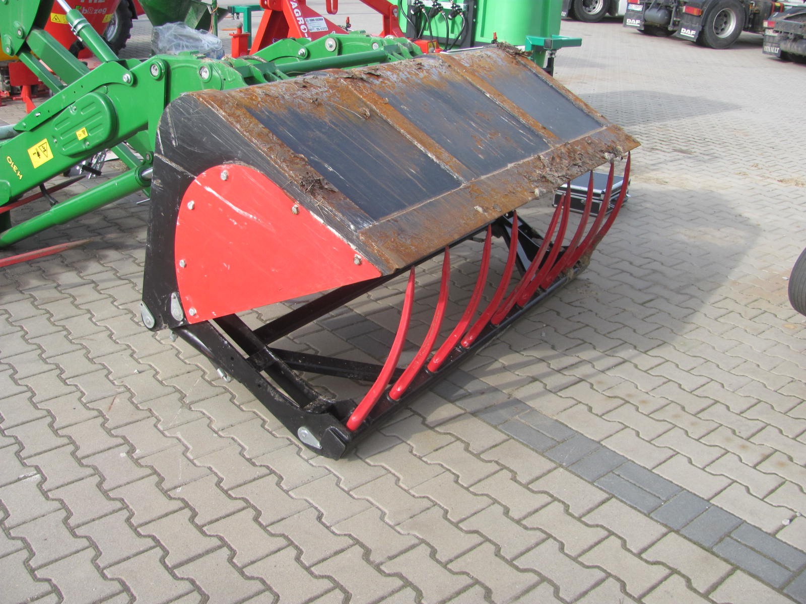 Ładowacz czołowy John Deere H310 2015r. — zdjęcie 3