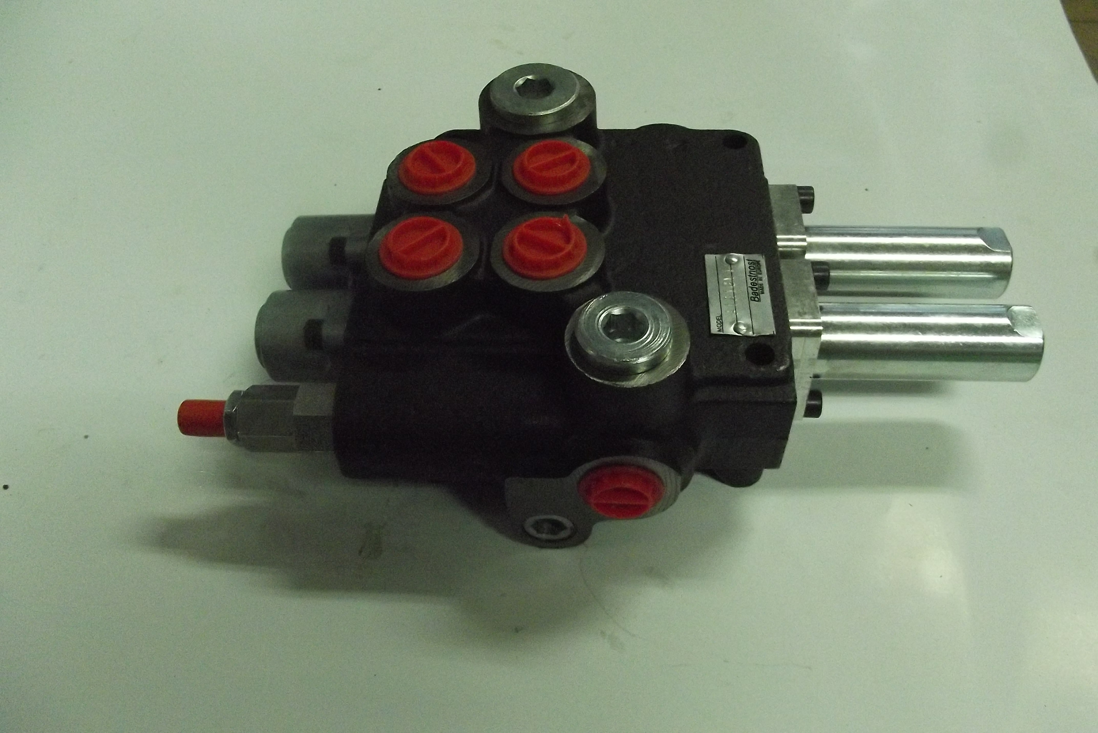 Rozdzielacz 2 sekcje pod joystick 80L — zdjęcie 4