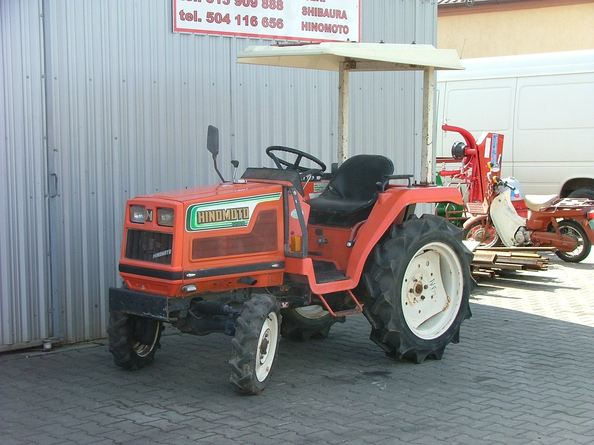 Mini traktorek Hinomoto N189, 19KM, 4x4 — zdjęcie 3