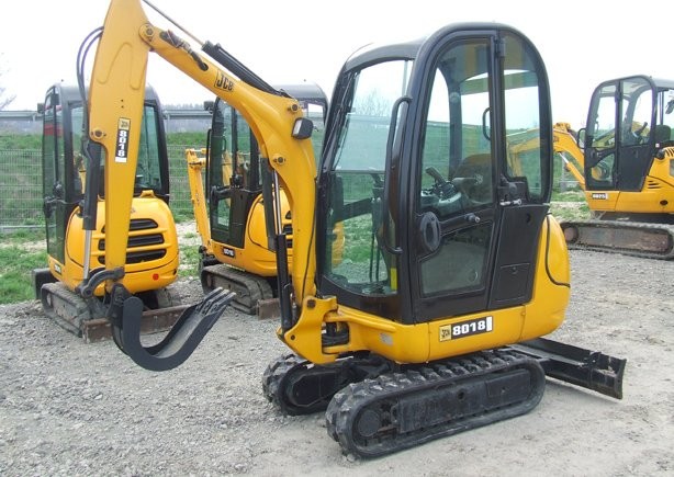minikoparka JCB 8018 z roku 2010 /// — zdjęcie 1
