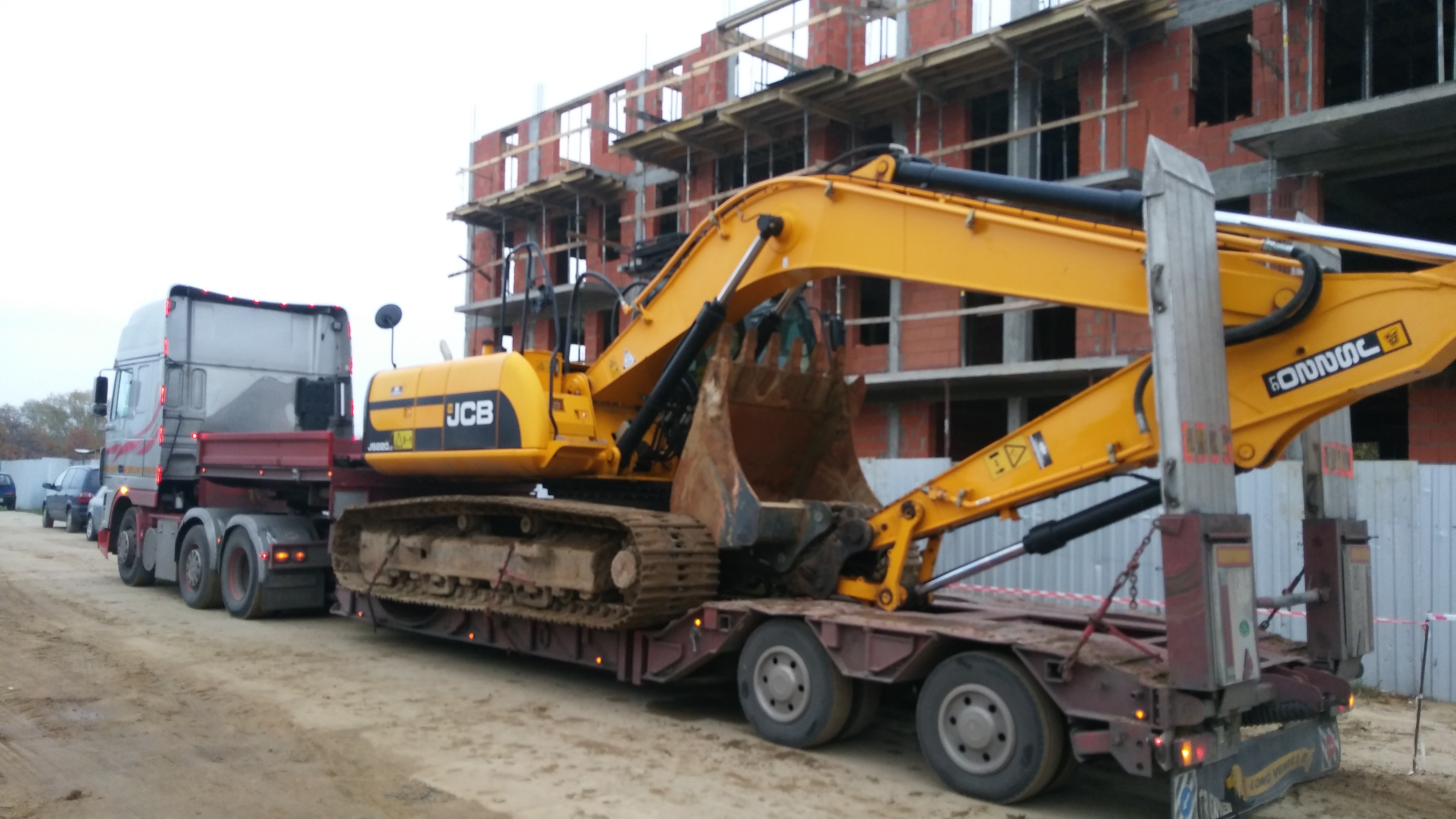 Transport koparek ładowarek maszyn  JCB KOMATSU DOOSAN — zdjęcie 1