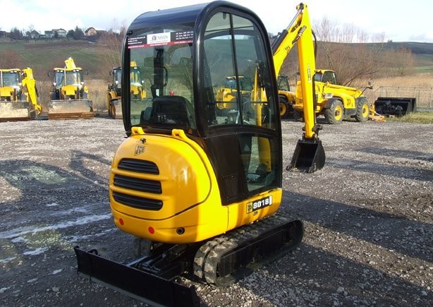 Minikoparka JCB 8018 . roku 2010 / — zdjęcie 4