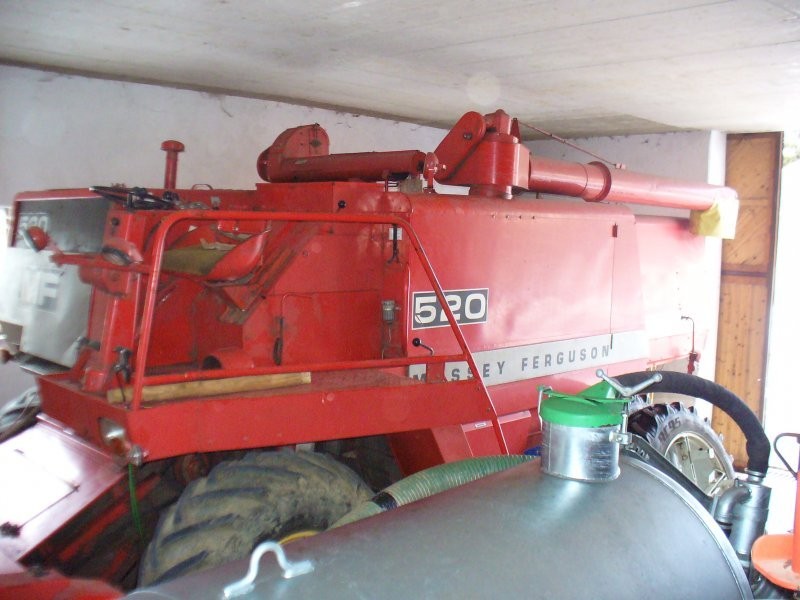 Kombajn zbożowy MF-520 — zdjęcie 2