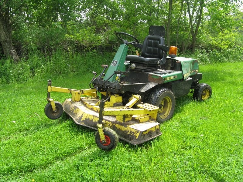 Używana Kosiarka samojezdna John Deere F 935 — zdjęcie 1