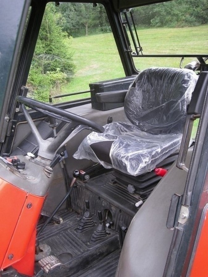 Zetor 5E2-4Y5 z ładowaczem — zdjęcie 4