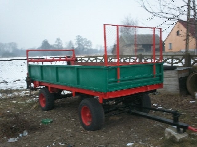rozrzutnik obornika dwuosiowy 4,5t — zdjęcie 1