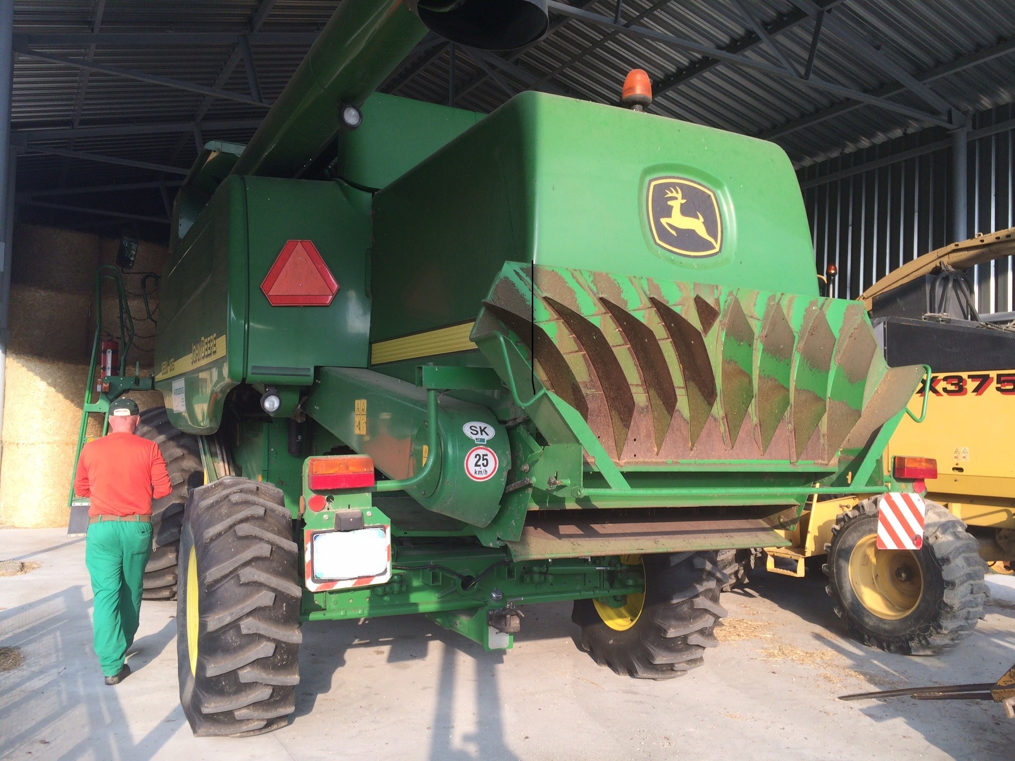 Kombajn zbozowy John Deere — zdjęcie 2