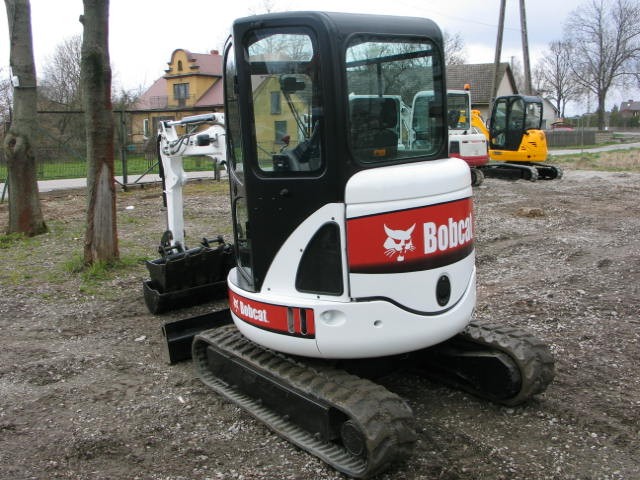 Koparka Bobcat 425 2009 - niski przebieg, 3 łyżki — zdjęcie 2