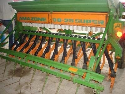 Siewnik zbozowy Amazone D8-25 Super — zdjęcie 1