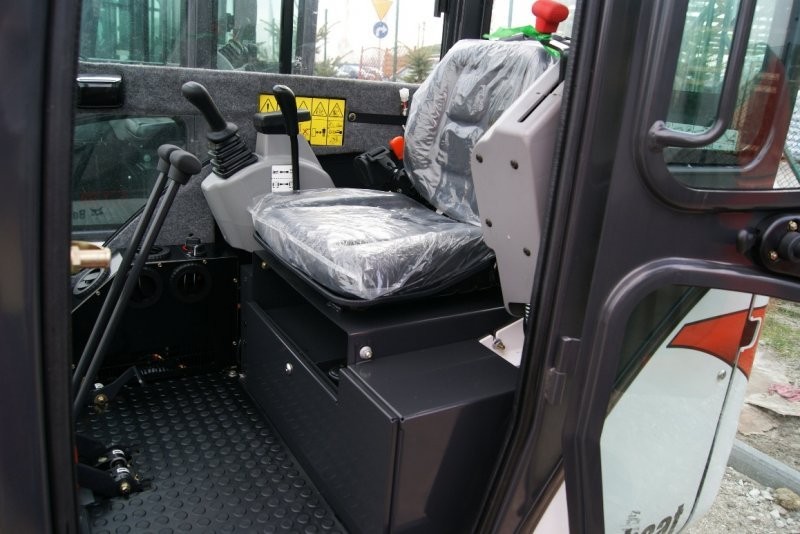 BOBCAT E14 NOWA 15KM  MINI KOPARKA LEASING GWR — zdjęcie 3