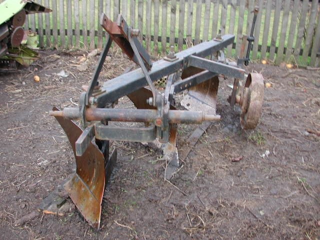 PŁUG 3 SKIBOWY — zdjęcie 2