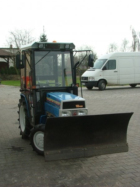 Mini Traktorek Mitsubishi MT1601D, 16KM, 4x4 z kab — zdjęcie 1