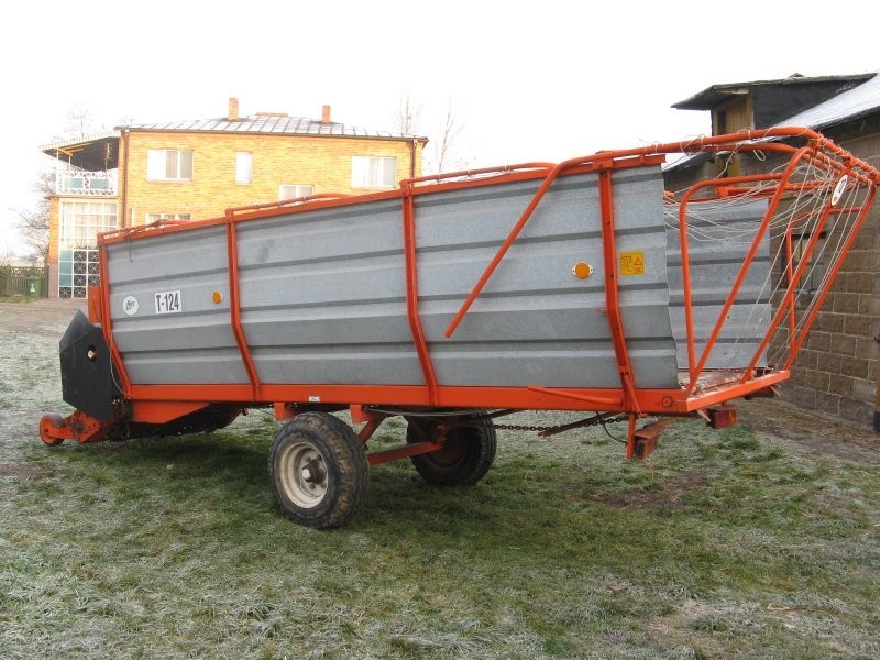Sprzedam przyczepe samozbierajaca T 124 — zdjęcie 1